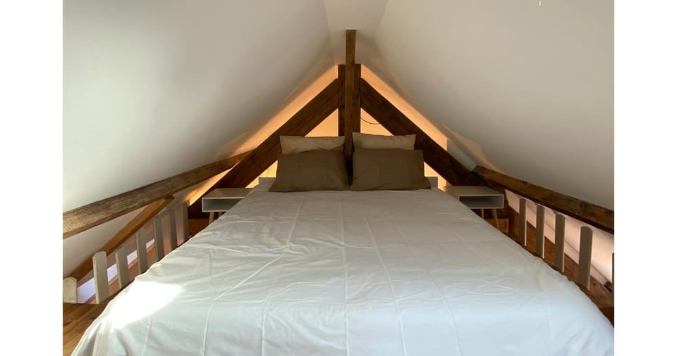 Bed, Bedroom