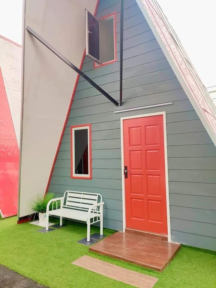 Red Triangle Cottage Roomstay Kerteh Paka Hotel in Terengganu, Malaysia