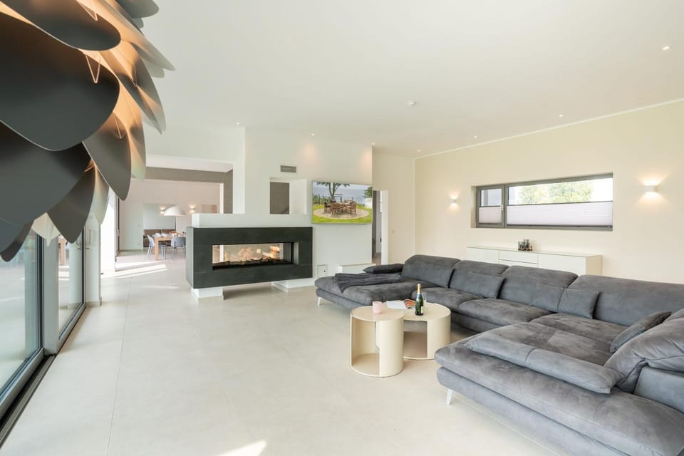 TV and multimedia, Living room, Seating area
