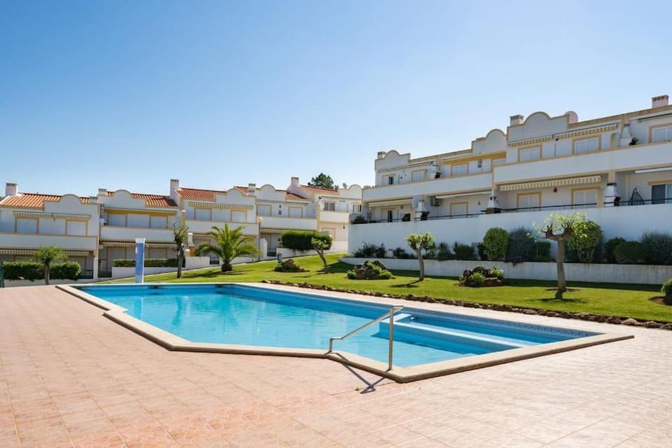 Property building, Pool view, Swimming pool, Swimming pool