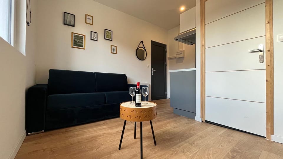 Decorative detail, Seating area