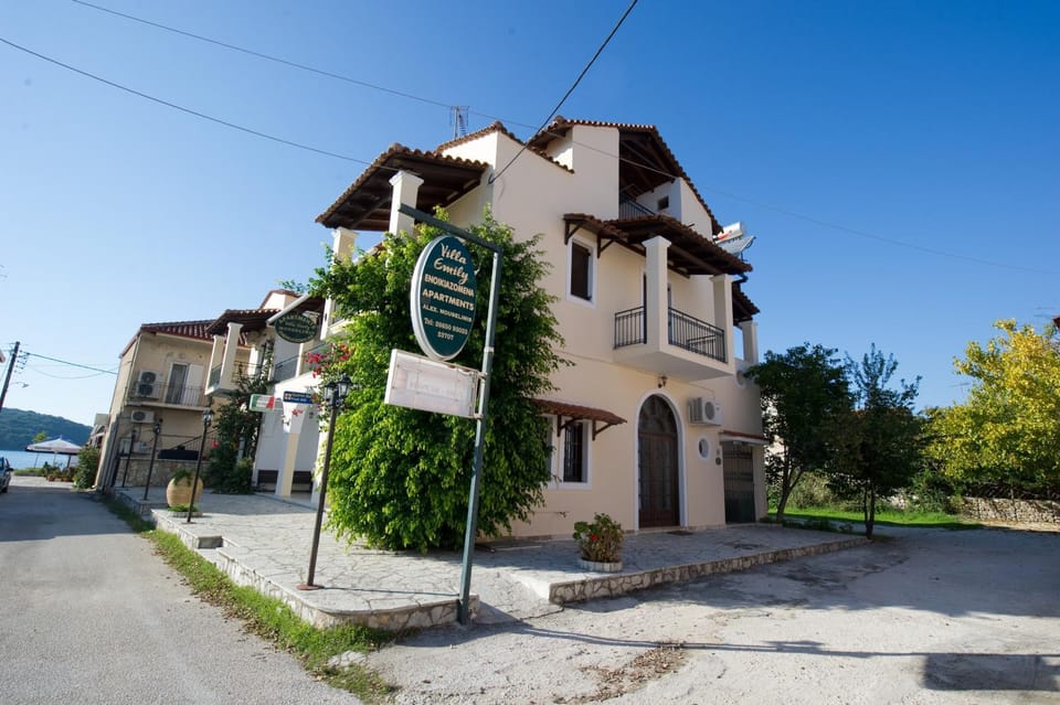 Property building, Neighbourhood