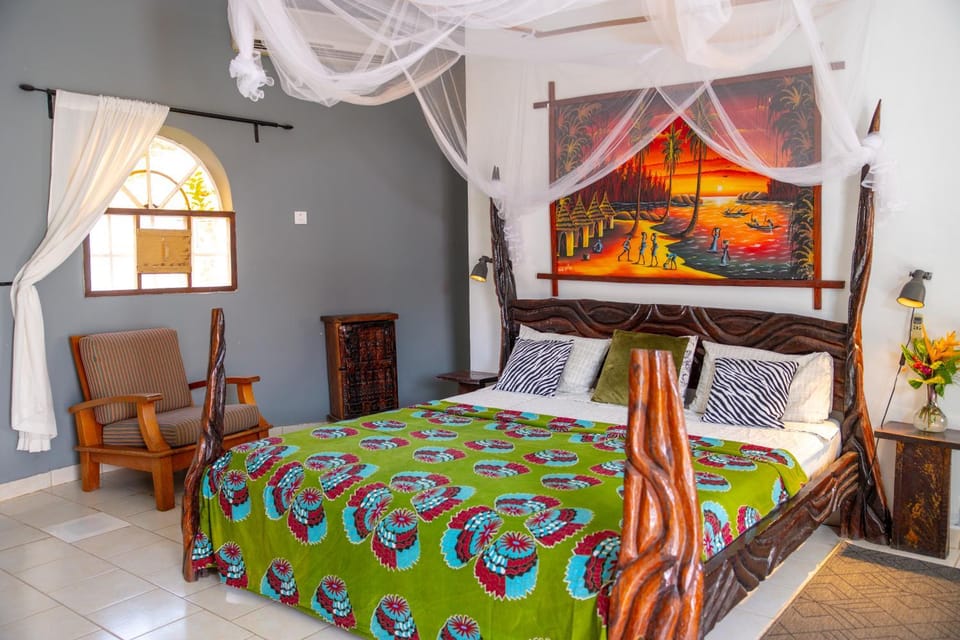 Bed, Living room, Bedroom