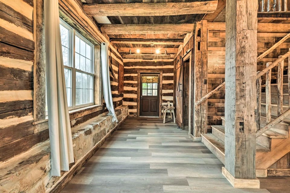 New Paris Cabin ~ 11 Mi to Shawnee State Park Cabin in Pennsylvania