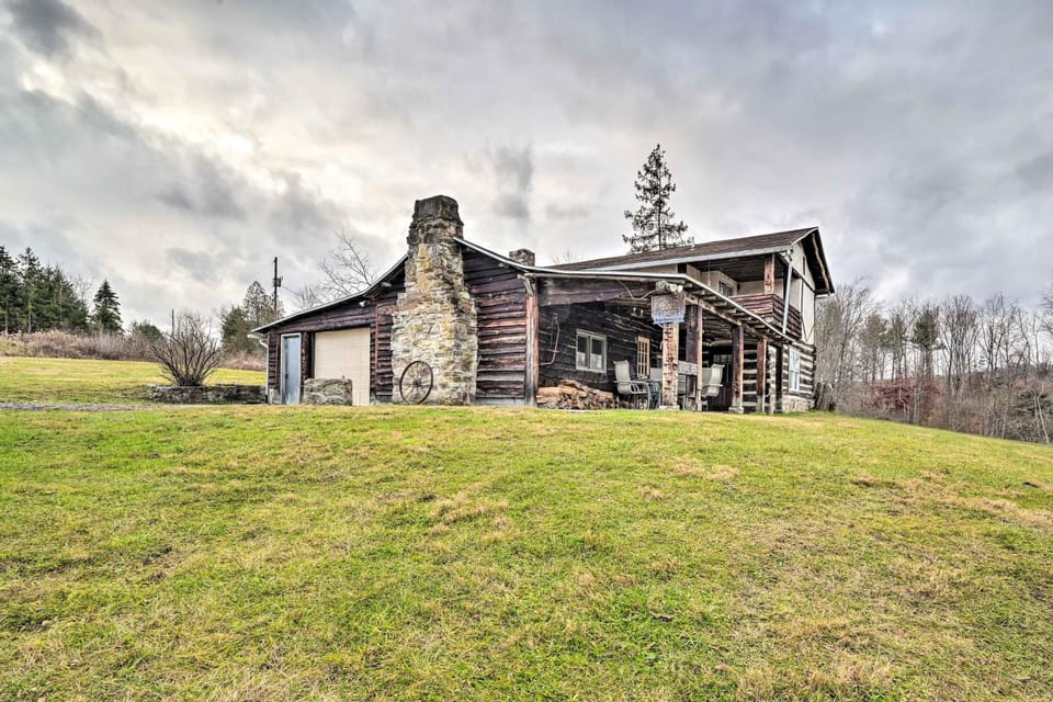 New Paris Cabin ~ 11 Mi to Shawnee State Park Cabin in Pennsylvania