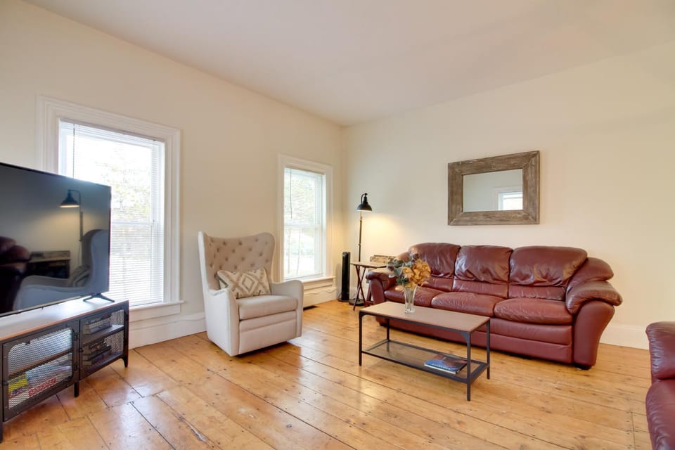 All-Season Ludlow Apartment: 3 Mi to Okemo Resort! Apartment in Vermont