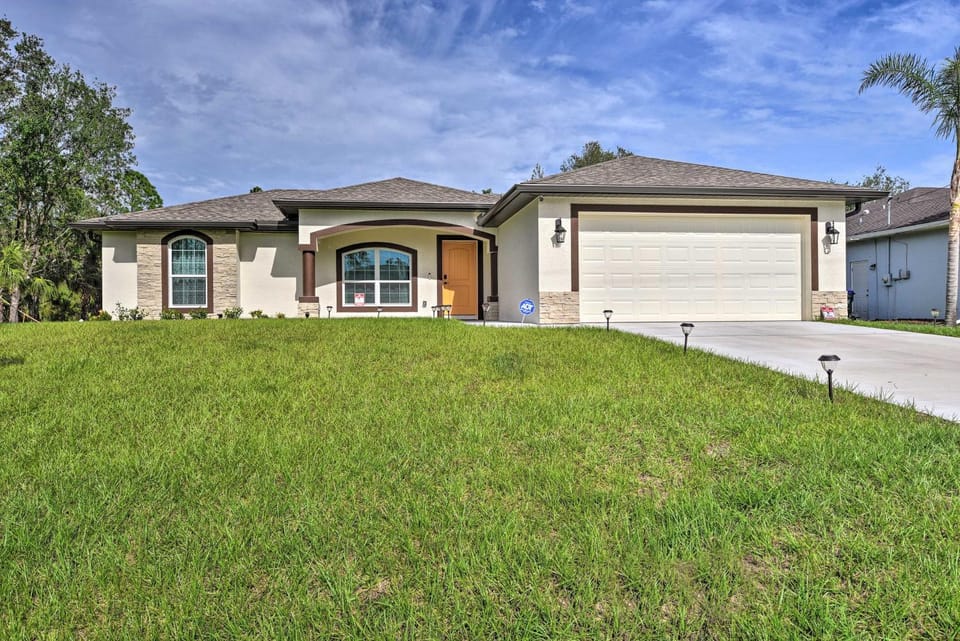 Private Heated Pool, Near Warm Mineral Springs House in North Port