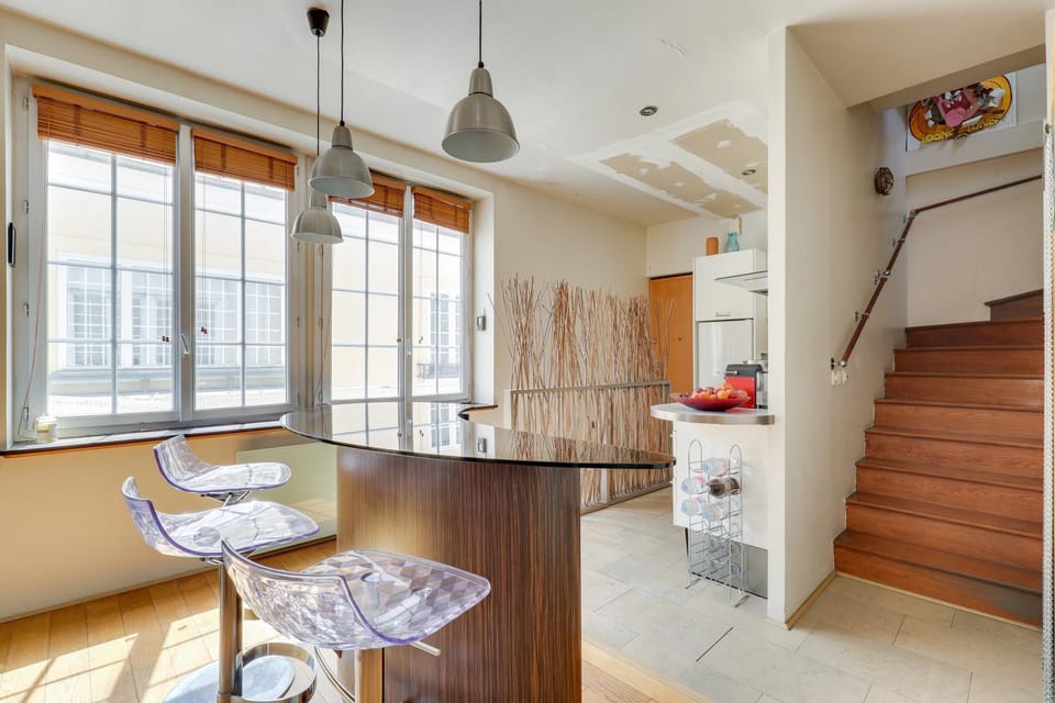 Lounge or bar