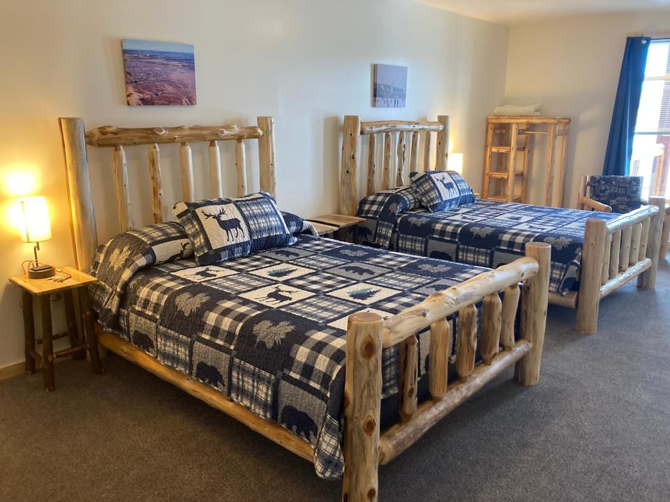 Keweenaw Waters Resort House in Hancock