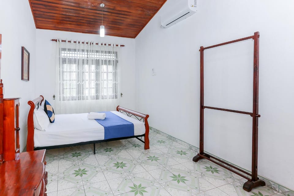 Bedroom, air conditioner