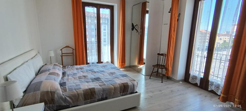 Bed, Photo of the whole room, Bedroom, wedding