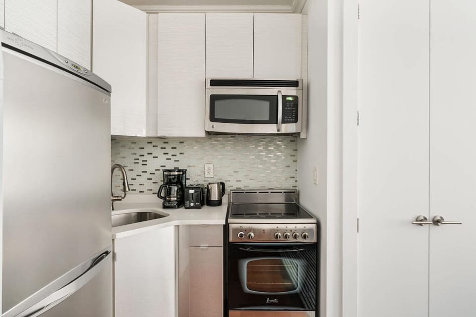 24-5 Furnished Studio W D Prime Gramercy Apartment in Lower Manhattan
