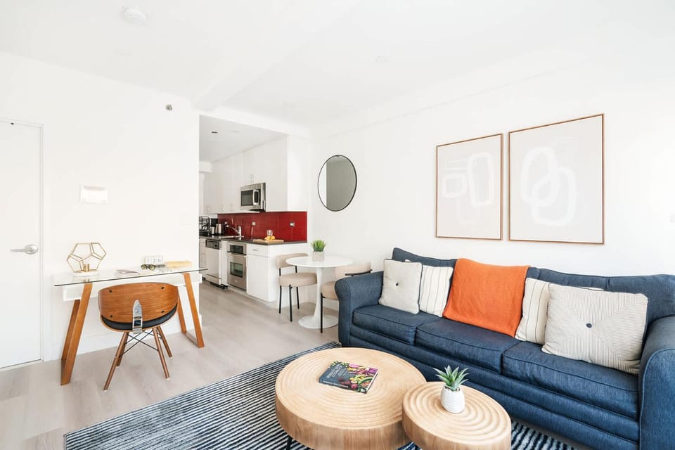 809-2A Gorgeous 1BR New W D Modern Best Location Apartment in Midtown