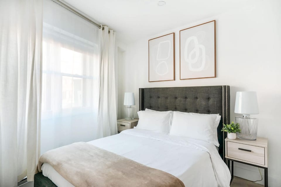 809-2A Gorgeous 1BR New W D Modern Best Location Apartment in Midtown
