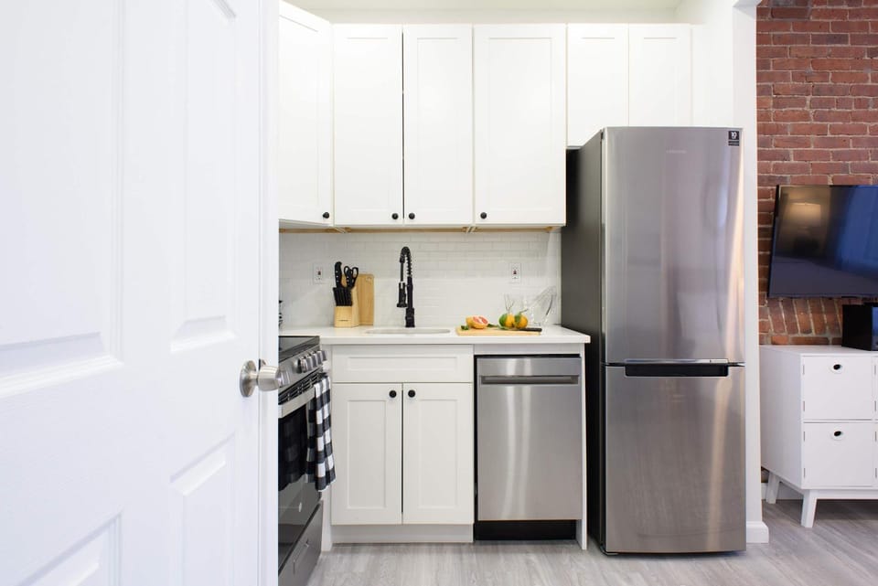 240-5 NEW Prime Location STUDIO W&D in unit Apartment in Roosevelt Island