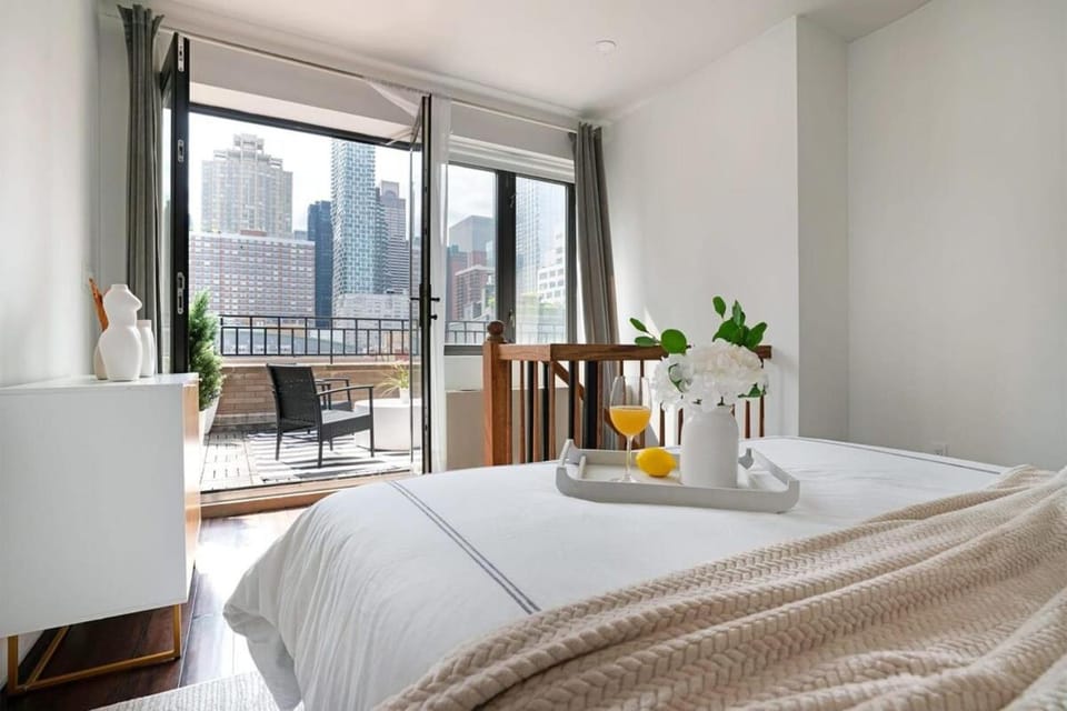 809-6A NEW 2BR Private Roof & City View Apartment in Midtown