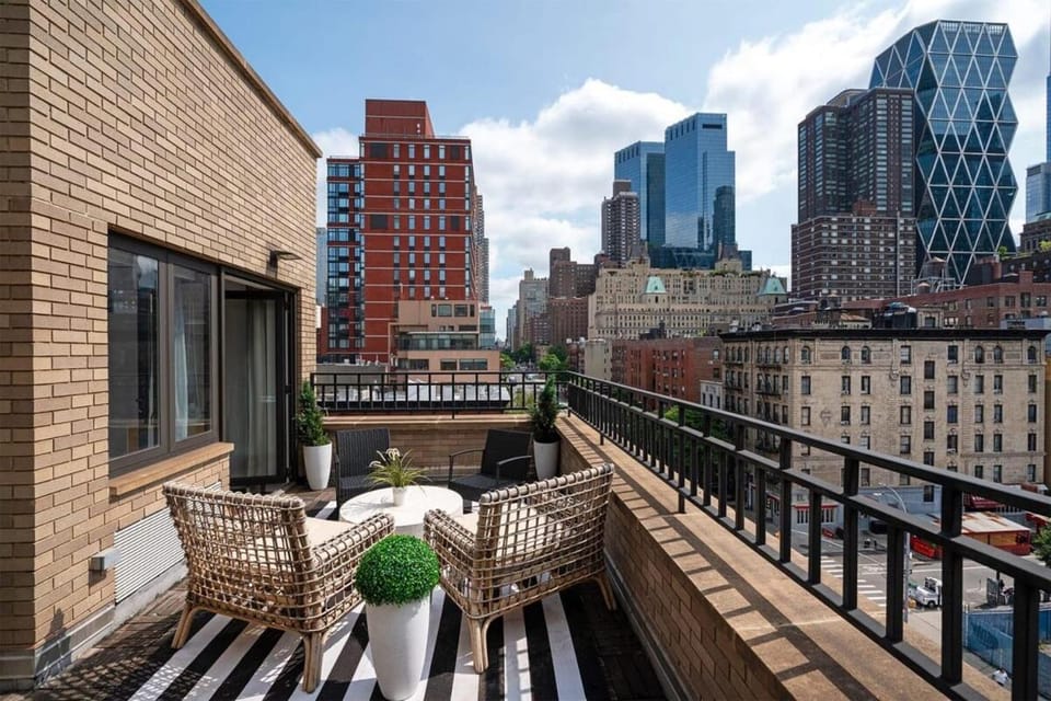809-6A NEW 2BR Private Roof & City View Apartment in Midtown