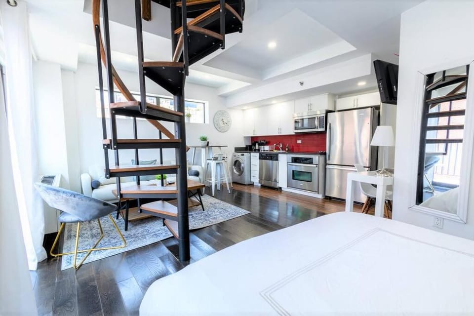 809-6B 2BR Duplex Breathtaking Views Beauty Apartment in Midtown