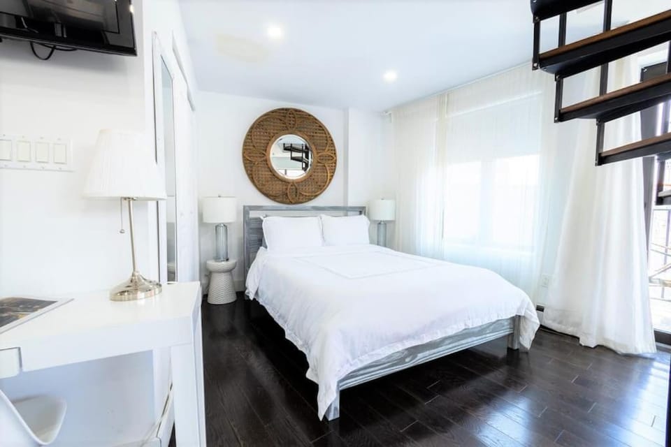 809-6B 2BR Duplex Breathtaking Views Beauty Apartment in Midtown