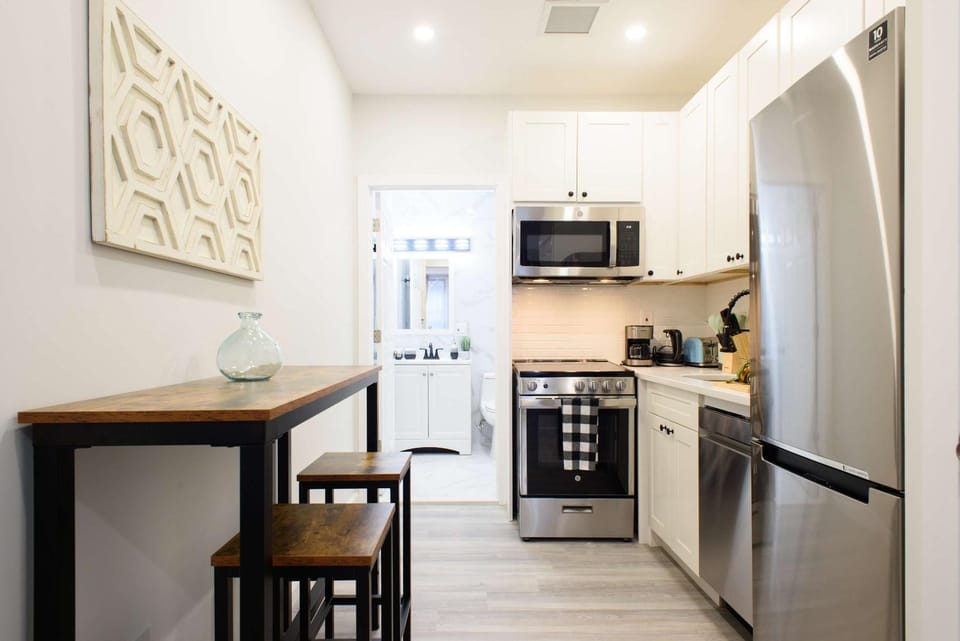 240-9 Luxury Prime Location STUDIO W&D Apartment in Roosevelt Island