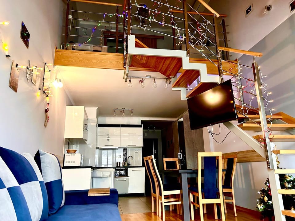 Kitchen or kitchenette, Living room, Seating area, Dining area