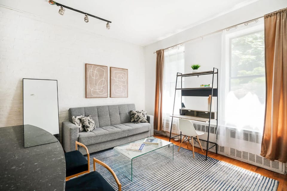 26-2B Gramercy Large 1BR WD in unit courtyard Apartment in Lower Manhattan