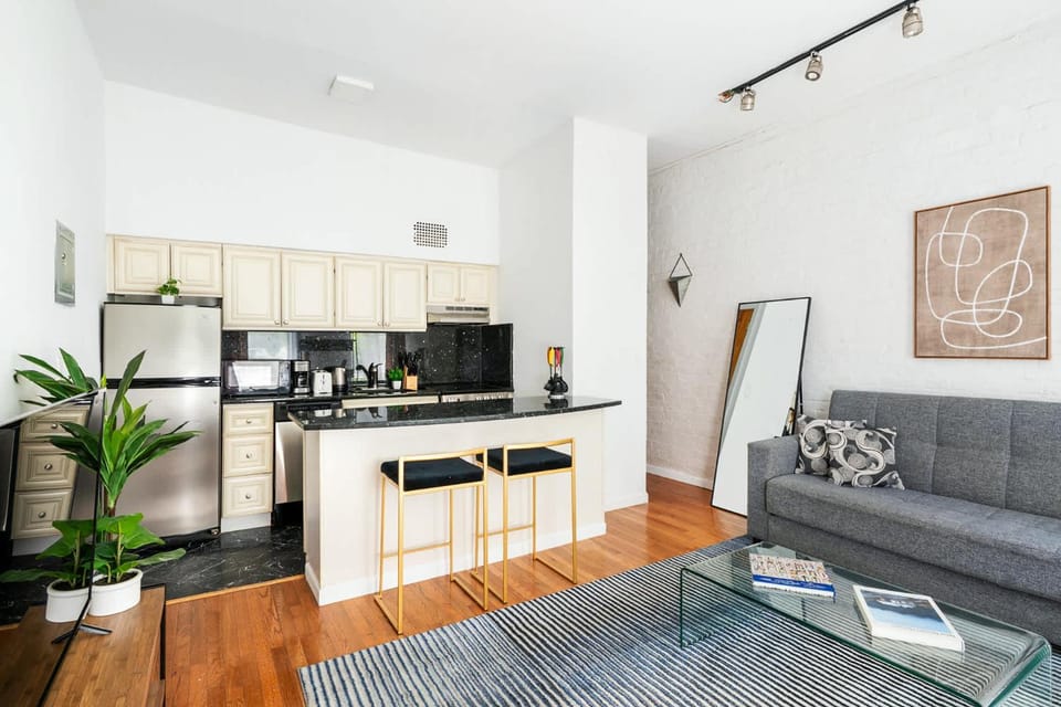 26-2B Gramercy Large 1BR WD in unit courtyard Apartment in Lower Manhattan