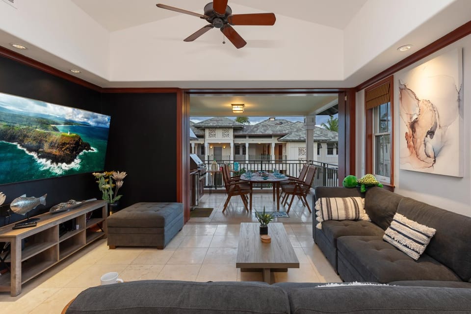 Patio, Natural landscape, TV and multimedia, Living room