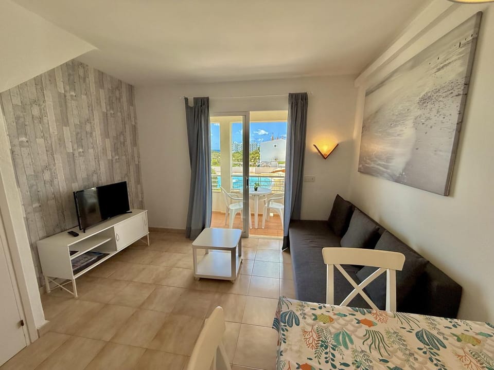 Pregonda - Apartamento con piscina y junto a playa Apartment in Cala en Blanes