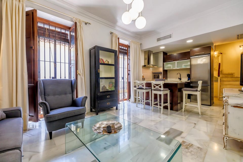 TV and multimedia, Kitchen or kitchenette, Living room, Dining area, heating, air conditioner
