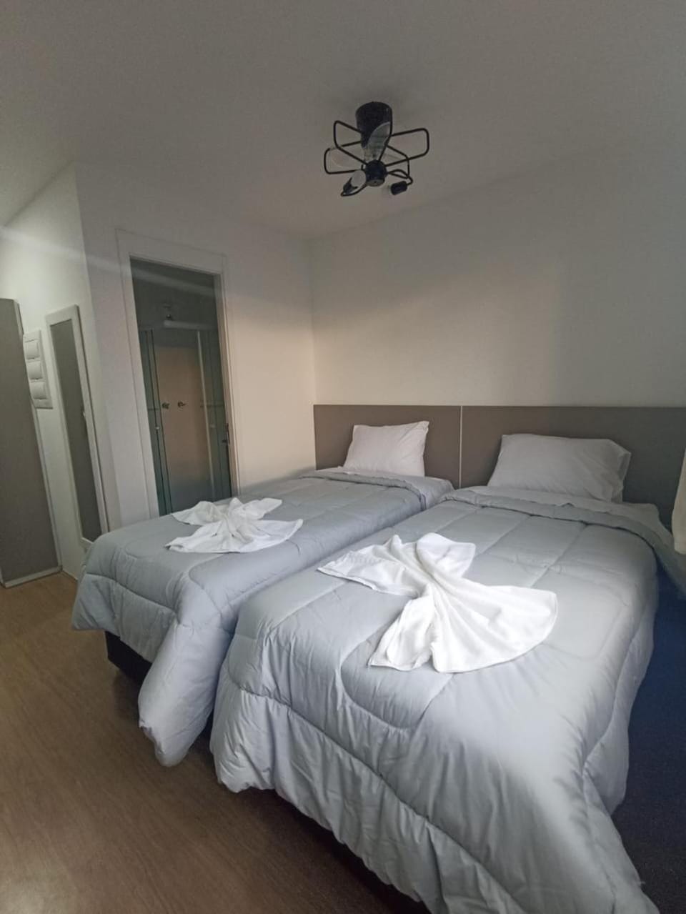 Property building, Bed, Photo of the whole room, Bedroom