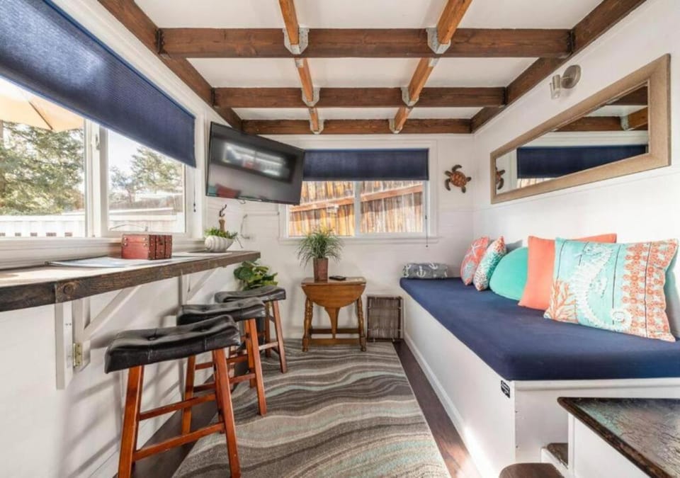 Communal lounge/ TV room, Kitchen or kitchenette