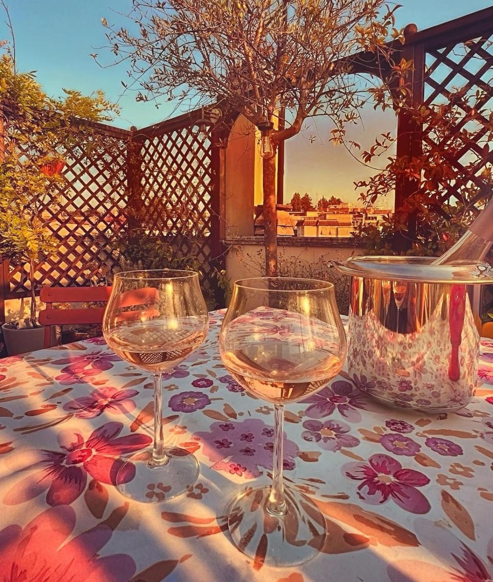 Patio, View (from property/room), Balcony/Terrace, Food and drinks, Dining area, Drinks, Sunset, sunbed