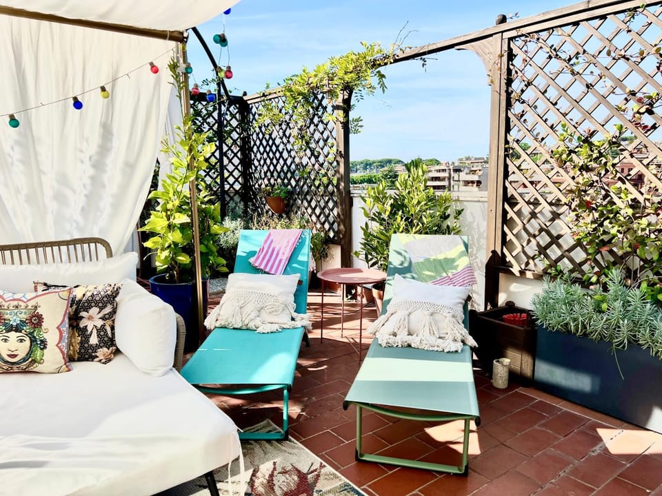 Balcony/Terrace, Seating area, City view