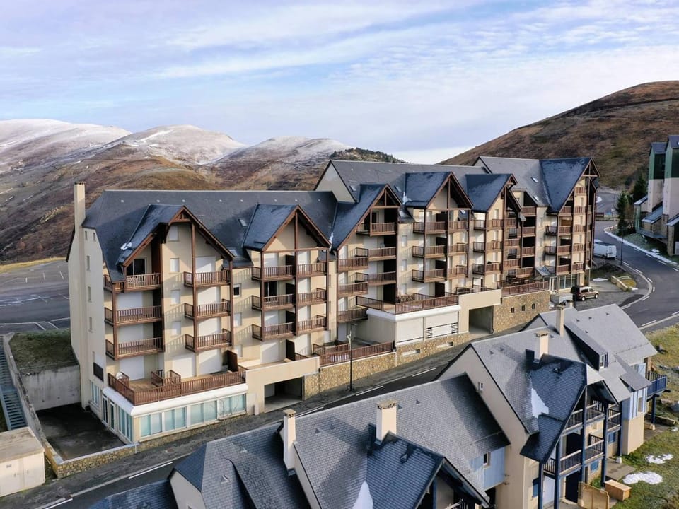 Appartement cosy pour 6 personnes avec balcon, parking et accès aux pistes - FR-1-695-9 Apartment in Catalonia