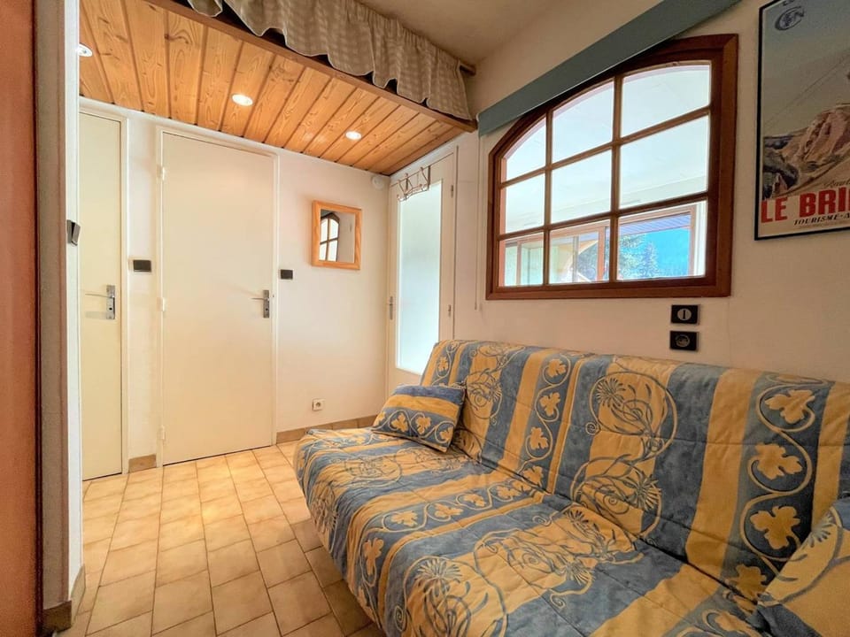 Studio cosy avec balcon, proche centre et télécabine – Briançon Cabin in Briançon