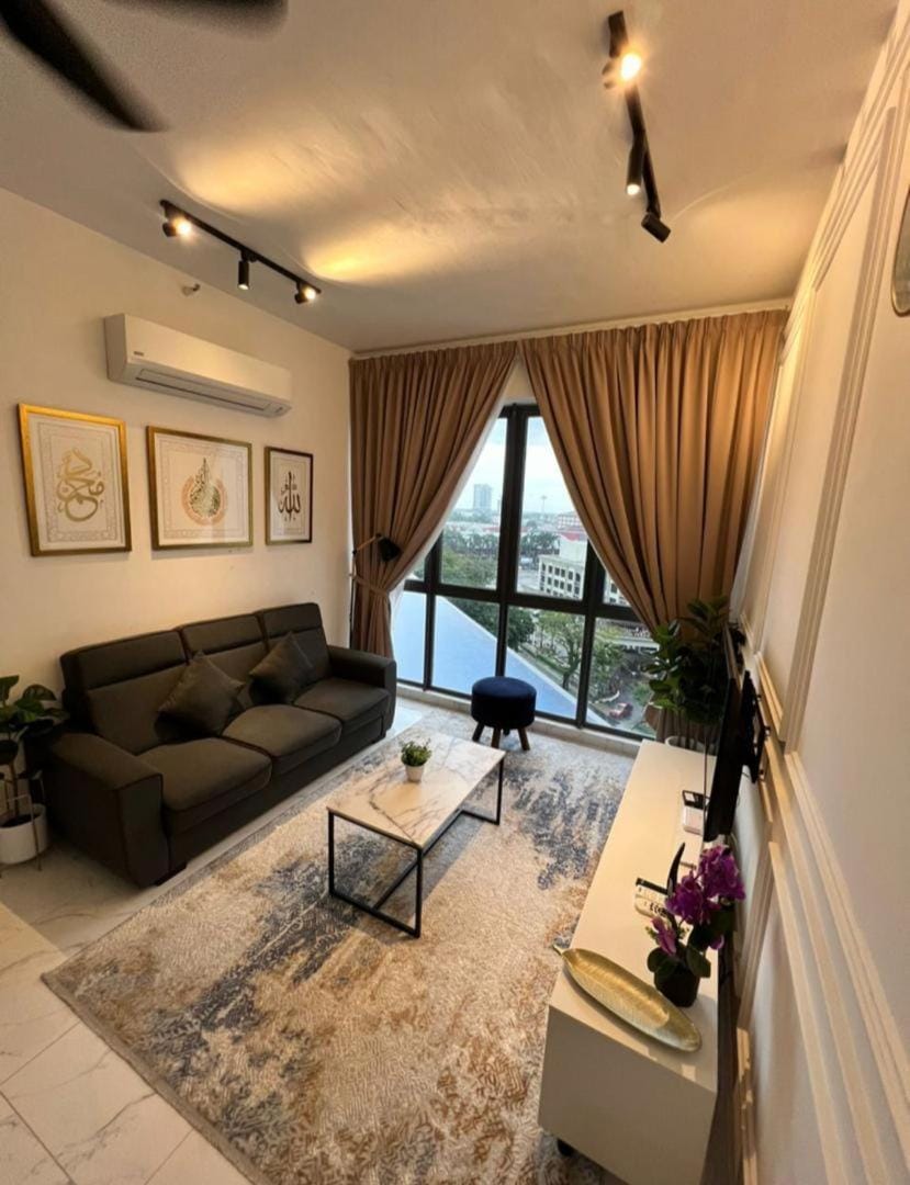 SKY COZY TROIKA RESIDENCE, 1 BEDROOM 4-6 PAX, 2 BEDROOMS 6-8 PAX, POOL VEW, SKY & CITY VIEW, Free Parking, Pool, Unlimited Wifi Apartment in Malaysia