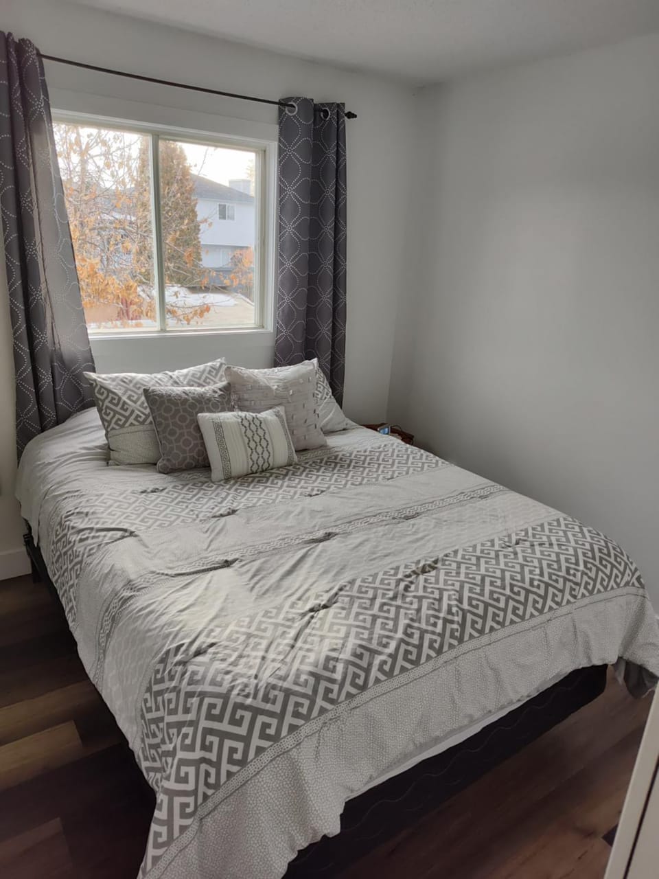 Tranquil & Tasteful One Bdrm Private Suite NE Apartment in Edmonton