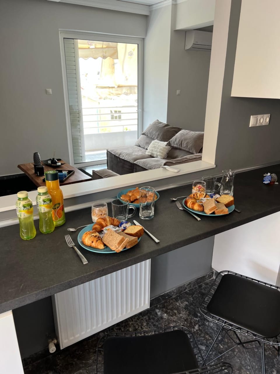 Kitchen or kitchenette, Food and drinks, Food, Breakfast