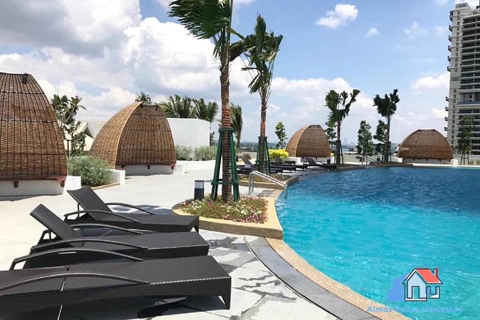 Garden, Garden view, Swimming pool, sunbed