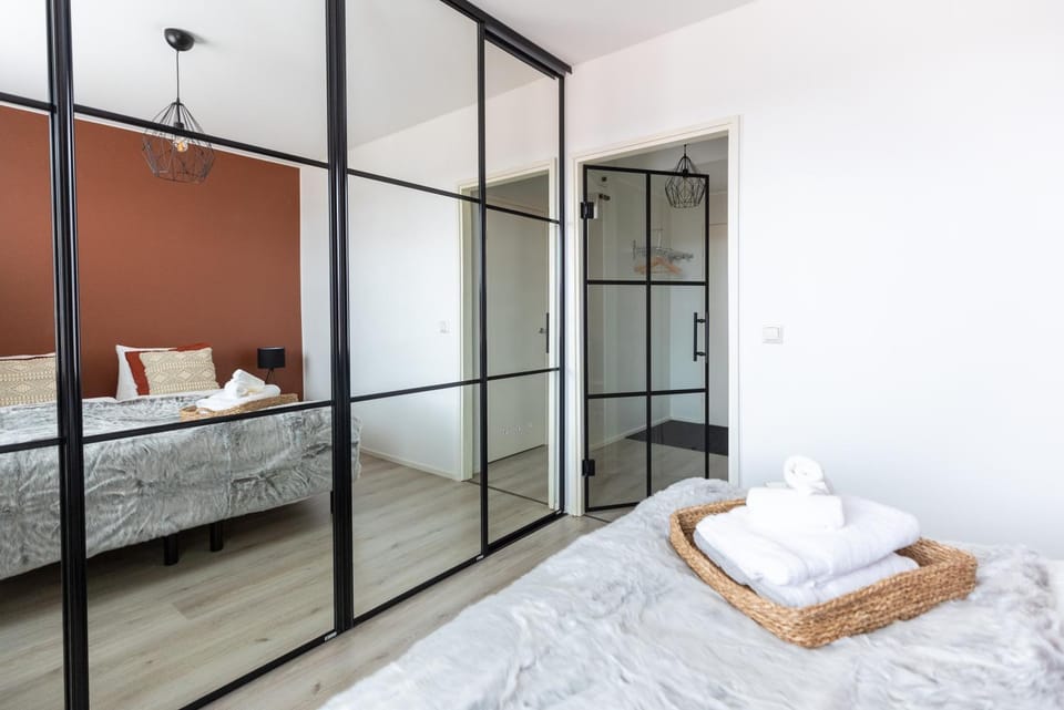 Bed, Bedroom, wardrobe