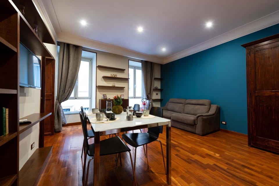 Colosseum at 400 meters Apartment in Rome