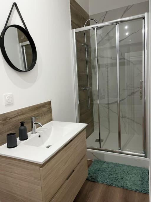 Shower, Bathroom
