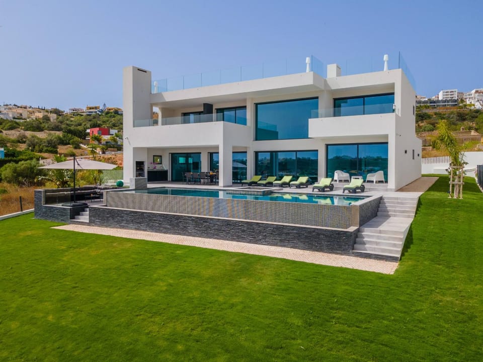 Villa das Amendoeiras by HelloVacations Villa in Guia