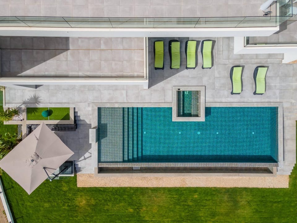 Villa das Amendoeiras by HelloVacations Villa in Guia
