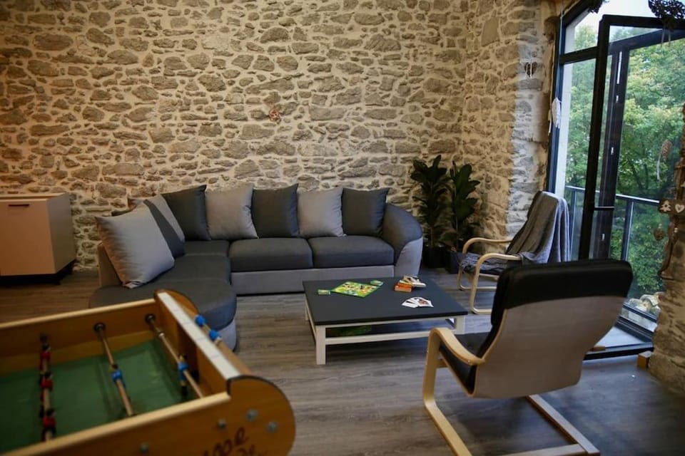 Loft Chocolatine, spacieux, piscine, trampoline House in Carcassonne