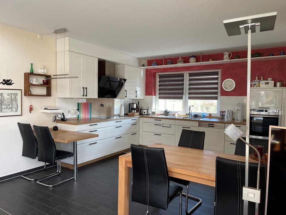 Kitchen or kitchenette, Seating area, Dining area, dishwasher, oven, pet friendly, toaster