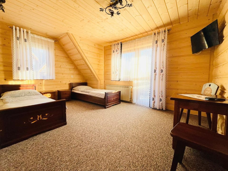 TV and multimedia, Photo of the whole room, Bedroom, hair dresser