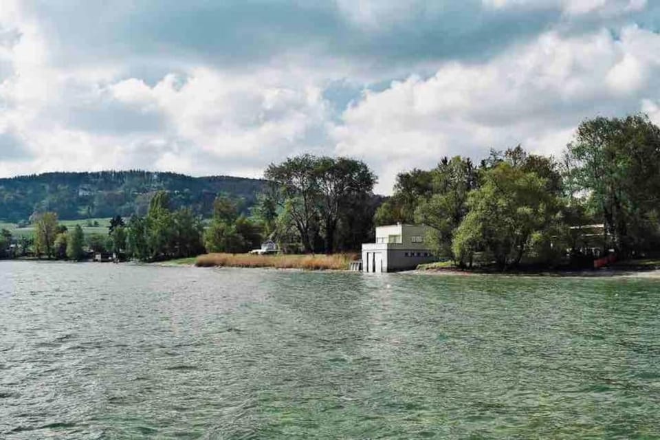Nearby landmark, Natural landscape, Lake view