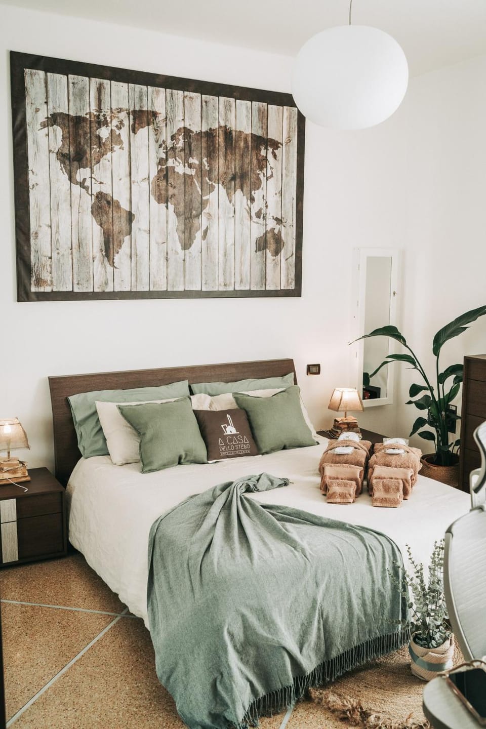 Bed, Decorative detail, Bedroom